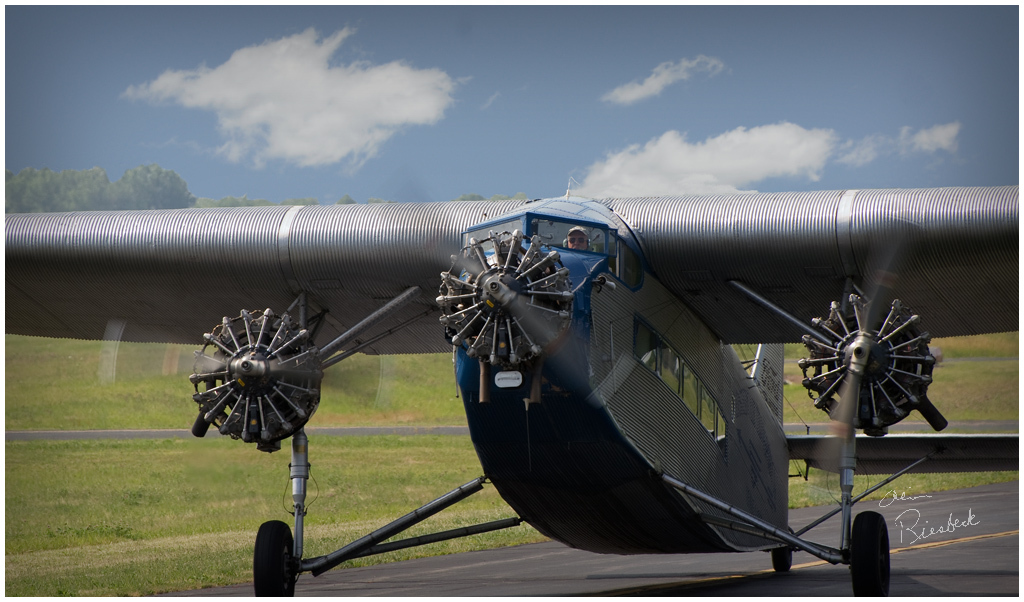 Ford Tri-Motor Taxie 6519 (Watermarked)